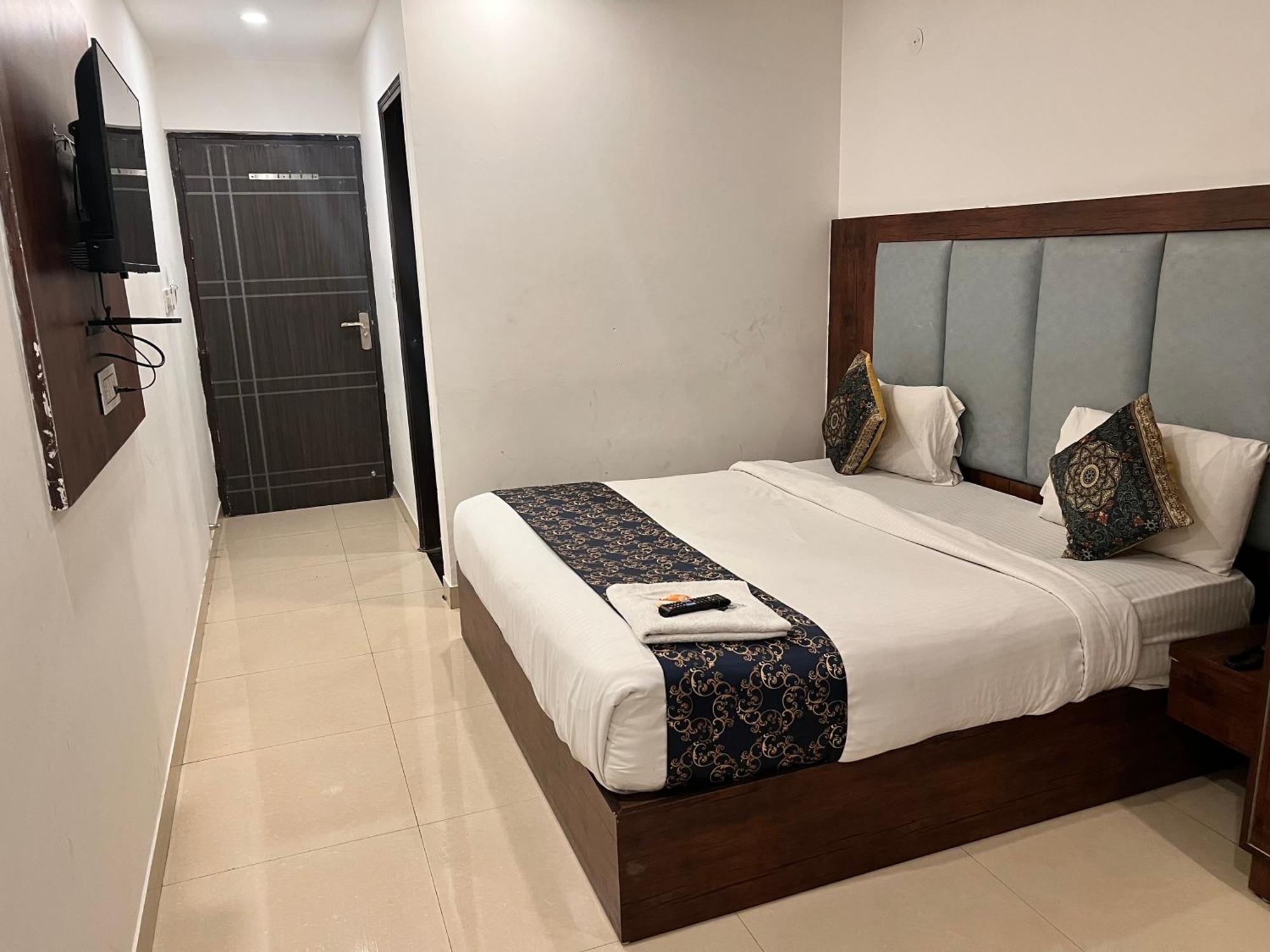Tej Palace Near Igi Airport Delhi Hotel 4*